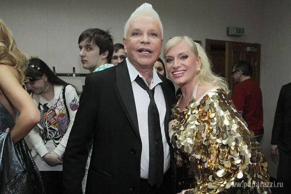 Папарацци смеются над нелепым нарядом Натальи Гулькиной – звезды группы «Мираж»!