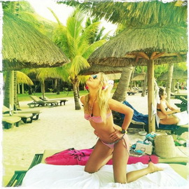 Как наши звезды отдыхали на курортах