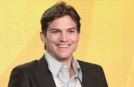 Ashton-Kutcher-Debuts-Clean-Shaven-Look-at-TCA-Panel-2-580x435