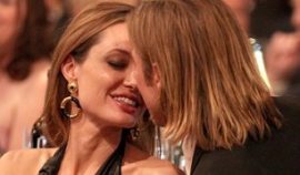 article-0-11848B8E000005DC-892 306x441