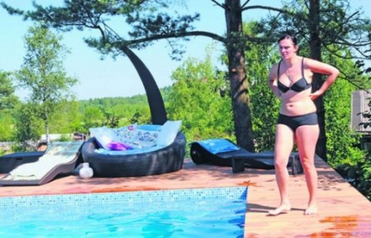 Вслед за старушкой Бабкиной разделась «молодуха» Елена Ваенга!