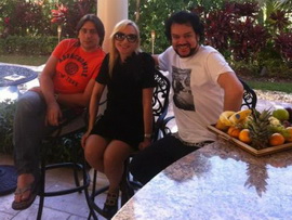 Беременная Кристина Орбакайте развлекается с бывшим муженьком своей мамочки