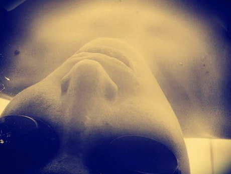 Светлана Лобода обнародовала свои голые фото в солярии