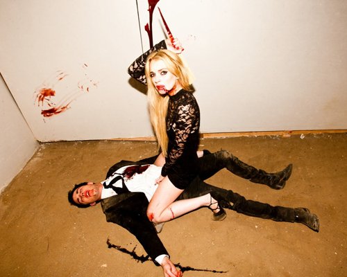 Линдсей Лохан показала острые зубки в вампирской фотосессии! 