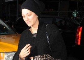 marion-cotillard-makeup-free-manhattan-08