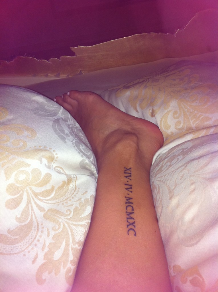 Лера Кудрявцева похвасталась пикантной татуировкой!