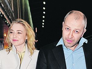 Оксана Акиньшина страдает от издевательств супруга – тирана!