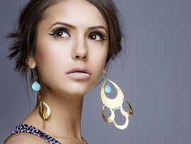 Сексуальная звезда Дневников вампира празднует день рождения