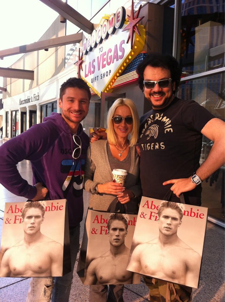 Филипп Киркоров бросил дочь ради гулянки в Лас-Вегасе!