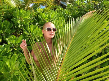 Голая Анастасия Волочкова напугала Олега Газманова