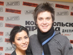 Конкурсантка «Х-фактора» потеряла платье во время выступления!