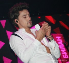 Дима Билан серьезно травмировал руку 