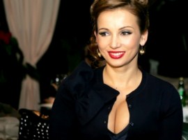 Беременность превратила Анфису Чехову в настоящую красавицу 