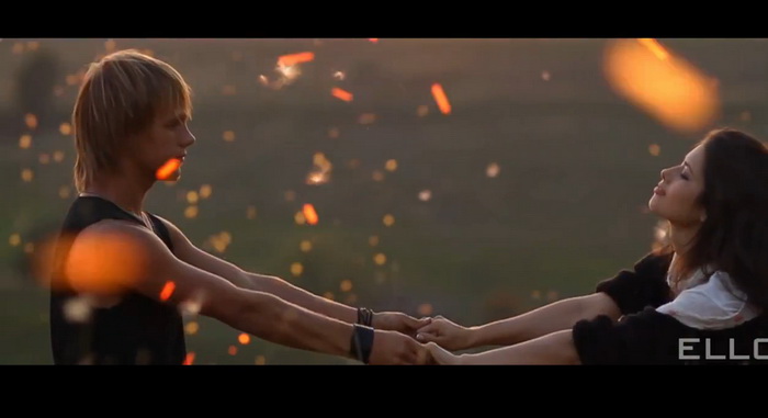 Посмотреть клип можно здесь. 