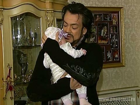 Дочь Филиппа Киркорова в России! У нас есть первые фото и видео!