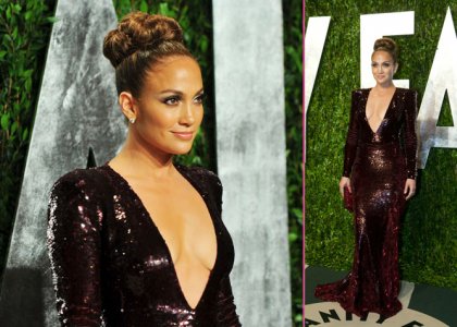 Глубокое декольте Дженнифер Лопес стало сенсацией вечеринки Vanity Fair!