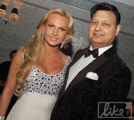 Камалия засветила попку на «красной» дорожке!