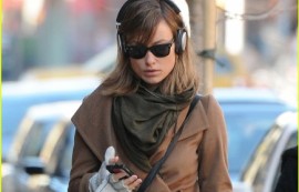 olivia-wilde-out-walking-01