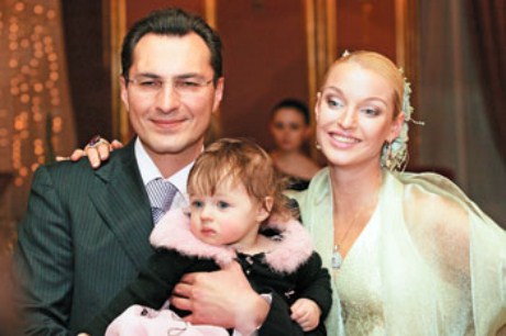  От кого беременна Анастасия Волочкова?  