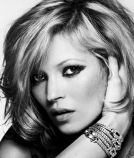 Оправившаяся после паралича Кейт Мосс продемонстрировала голую грудь на обложке журнала