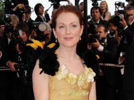 Джулианна Мур шокировала поклонников лицом без макияжа