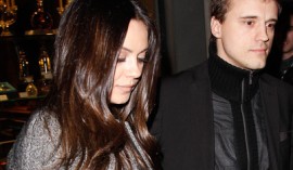 MilaKunisOutDinnerParisyGKVDZJRg7 l