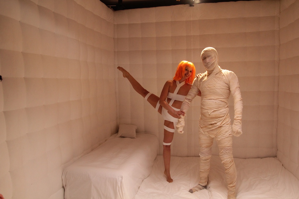 Медведев и Путин попали в психушку