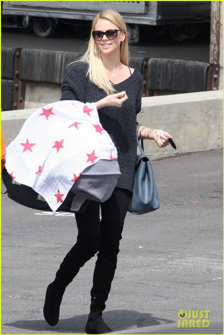 charlize-theron-baby-jackson-out-04