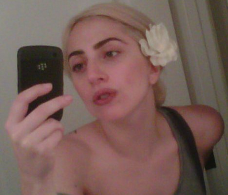 Леди Гага без макияжа не так и страшна