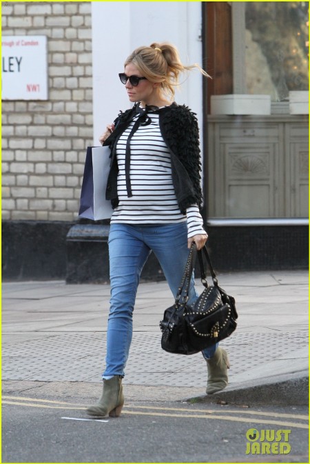 sienna-miller-pregnant-primrose-hill-10