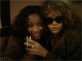 Рианна сходила на лесбийское свидание