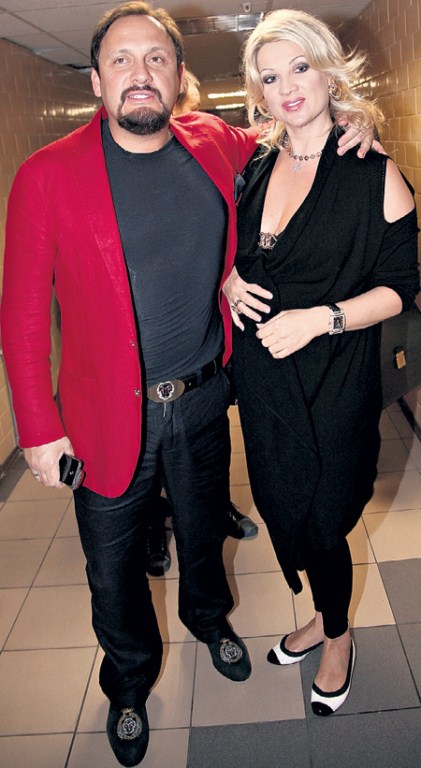 Стас Михайлов вывел в свет свою беременную жену