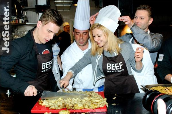 Украинский бомонд поставили к плите: звезды шоу-биза трут сковороды для Viva!