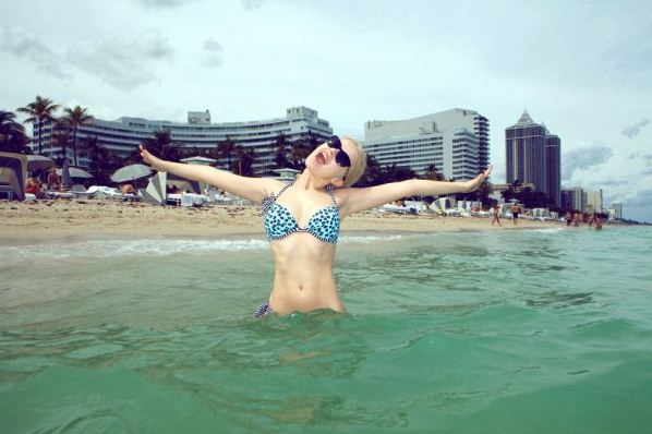 Мика Ньютон показала роскошное тело в бикини!