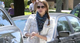 JessicaAlbadaughterHonorhitchesridesideePQCmiQLggbl