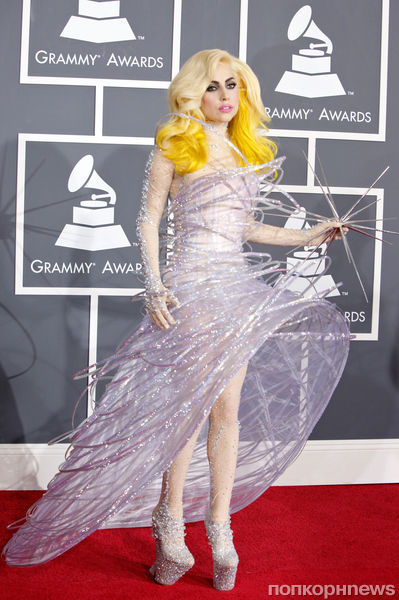 Новые шокирующие костюмы Леди Гага от Джорджио Армани: умопомрачительно!