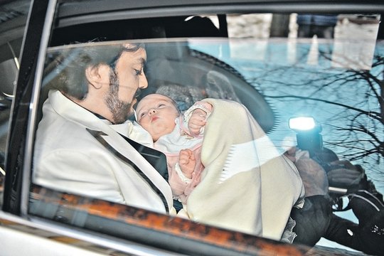 Личико дочери Филиппа Киркорова крупным планом! Впервые!