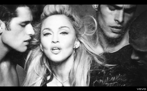 Голую Мадонну продадут за 8 тысяч!