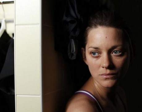 Марион Котийяр появилась на людях без макияжа