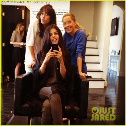 selena-gomez-new-hairdo-02