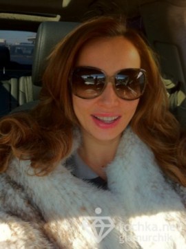 Пай-девочка Селена Гомес решила сняться топлес и стать развратницей