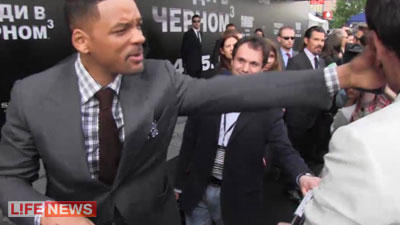 Звезда «Людей в черном» Уилл Смитт ударил по лицу зарвавшегося украинца!