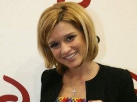 Ксения Бородина шокировала публику вывалившейся из майки пышной грудью 