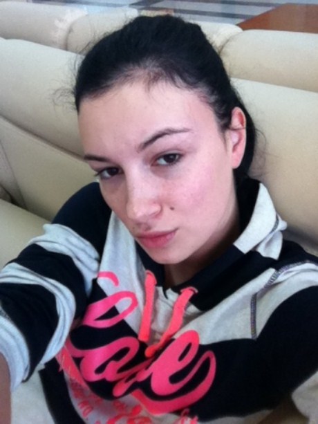 Певица Настя Приходько шокировала своим фото без макияжа 