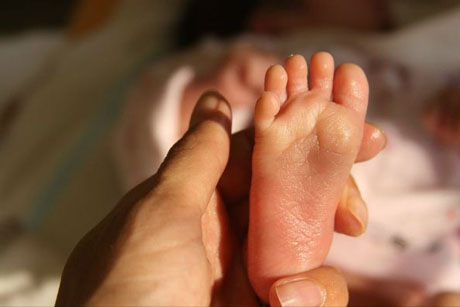 Толстушка Виктория Боня демонстрирует свою новорожденную дочь: свежие кадры!