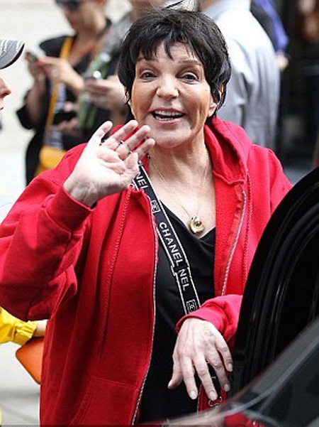 Старушка Лайза Минелли шокировала лицом без макияжа!