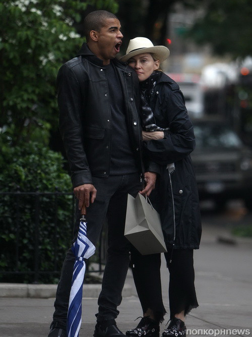 Мадонна до слез рассмешила своим романтическим фото с молодым любовником!