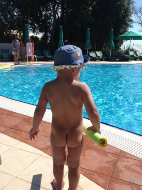 Яна Клочкова шокировала интернет голыми фото своего сына