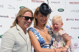 Самые стильные российские знаменитости на скачках радио «Монте – Карло»!