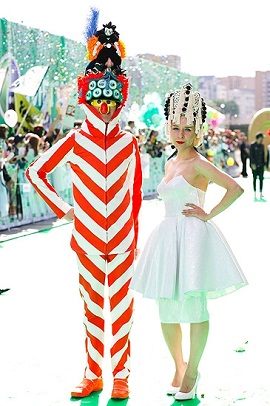 Жуткие безвкусные наряды звезд на премии МУЗ ТВ возмутили модных критиков!